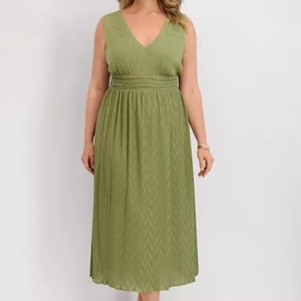 Siena Pleated Chiffon Midi Green V Neck Sleeveless A Line Dress Womens Size 2X